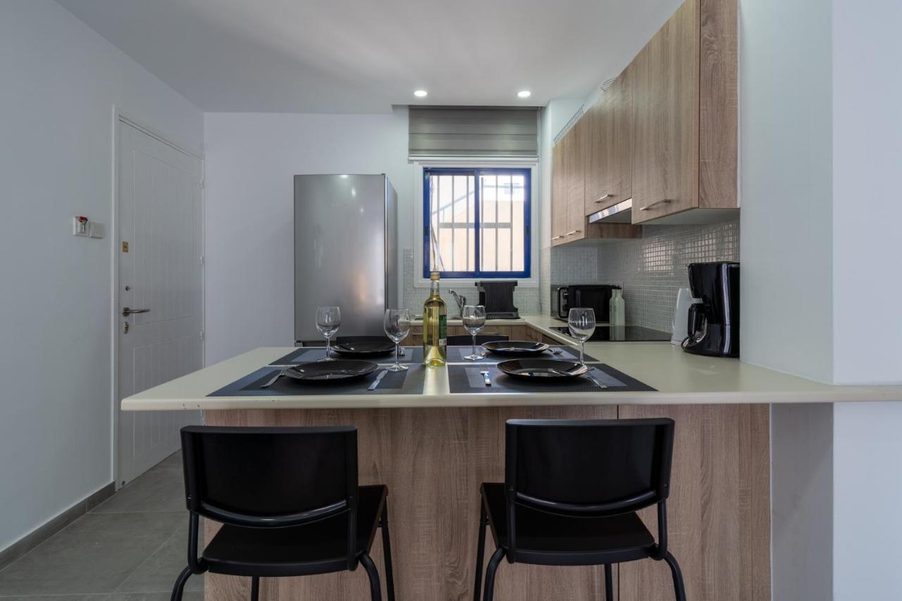 Odyssey - Captivating 2-Bedroom Retreat In Larnaca Extérieur photo