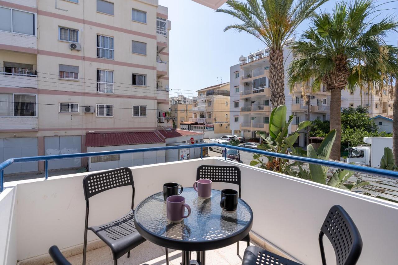 Odyssey - Captivating 2-Bedroom Retreat In Larnaca Extérieur photo